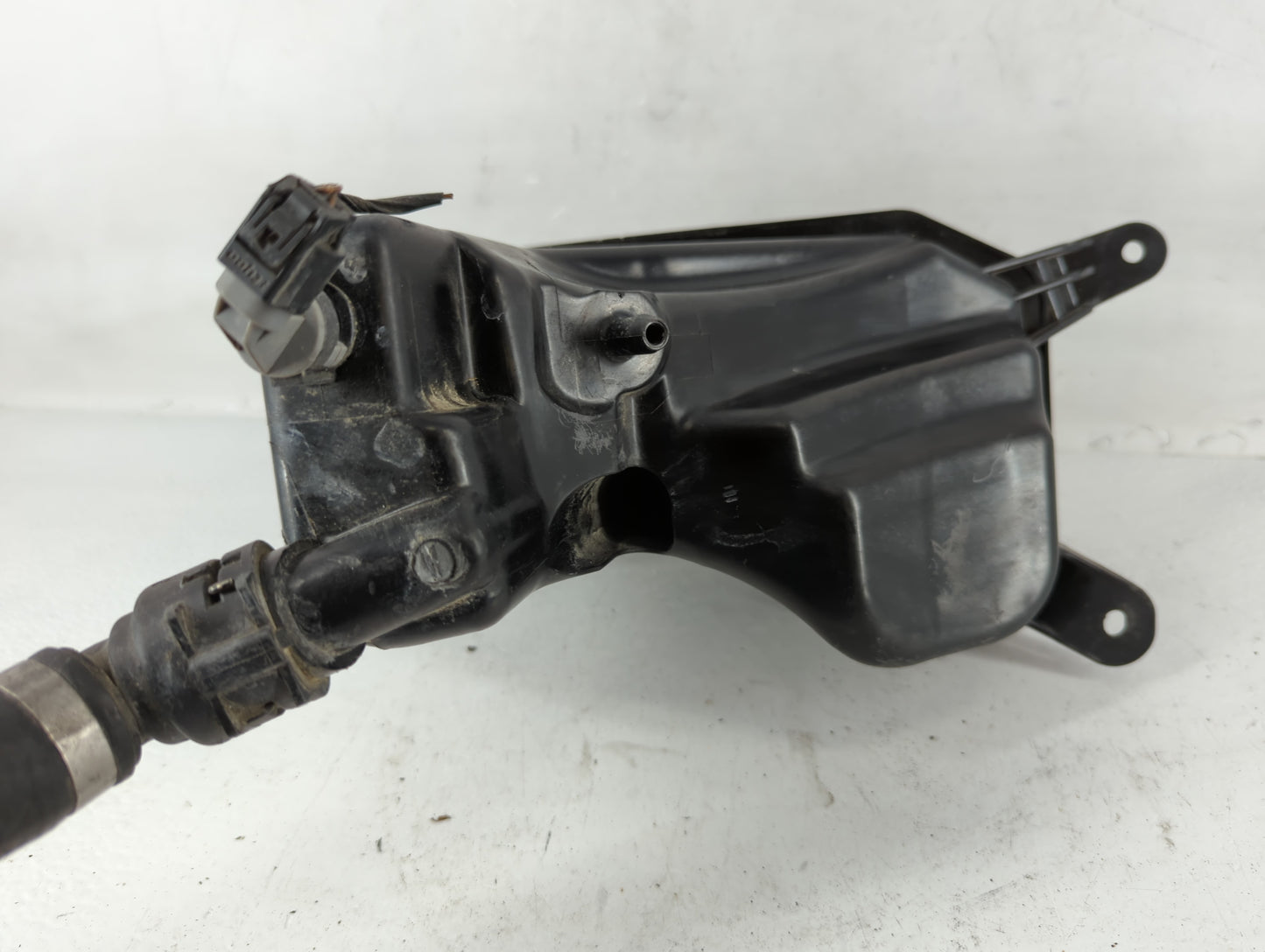 2007-2013 Bmw 328i Radiator Coolant Overflow Expansion Tank Bottle - Oemusedautoparts1.com