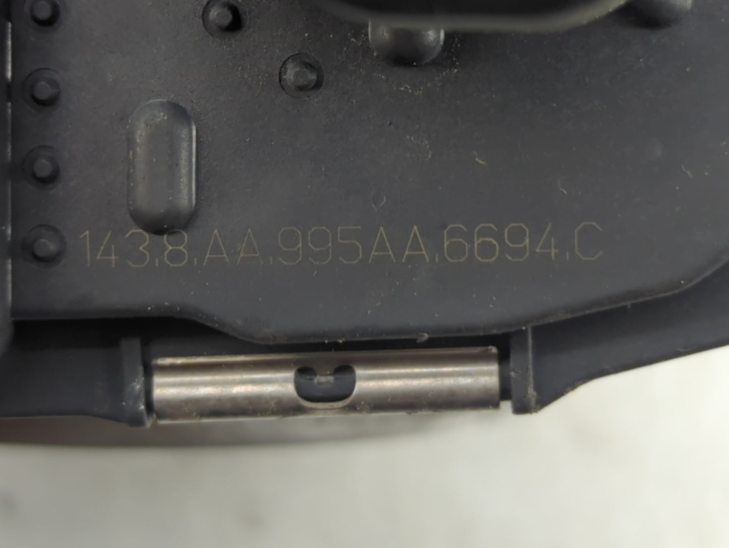 2008-2011 Buick Enclave Throttle Body P/N:1438AA 995AA Fits Fits 2007 2008 2009 2010 2011 OEM Used Auto Parts - Oemusedautop