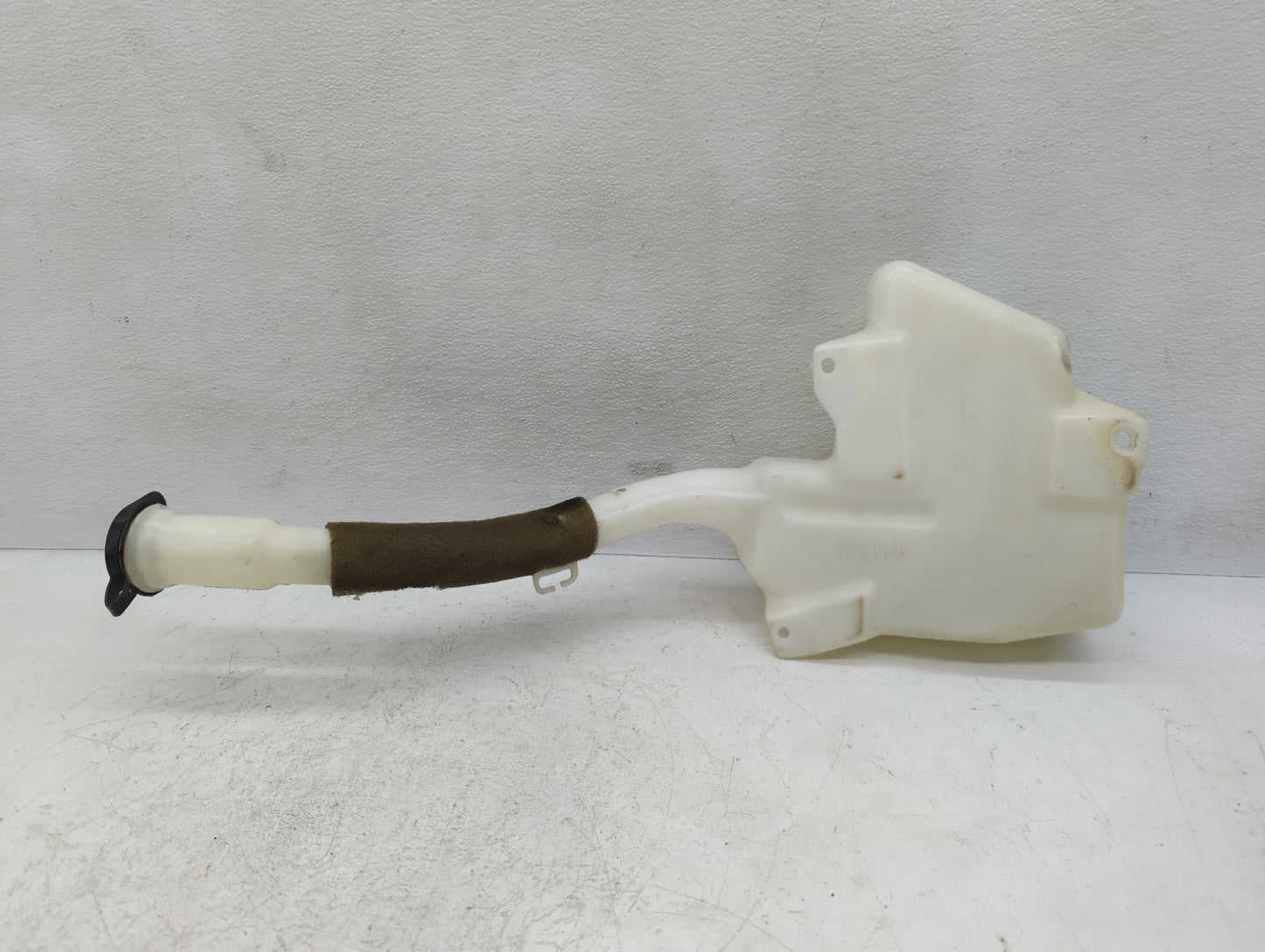 2008-2009 Buick Enclave Windshield Washer Fluid Reservoir Bottle Oem - Oemusedautoparts1.com