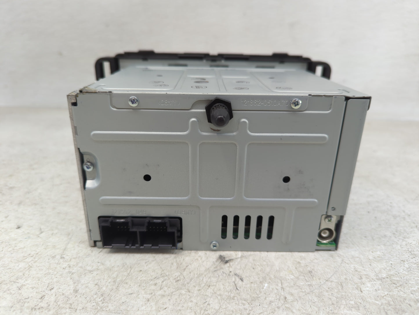 2009-2010 Buick Lucerne Radio AM FM Cd Player Receiver Replacement P/N:25992378 Fits Fits 2009 2010 OEM Used Auto Parts - Oe