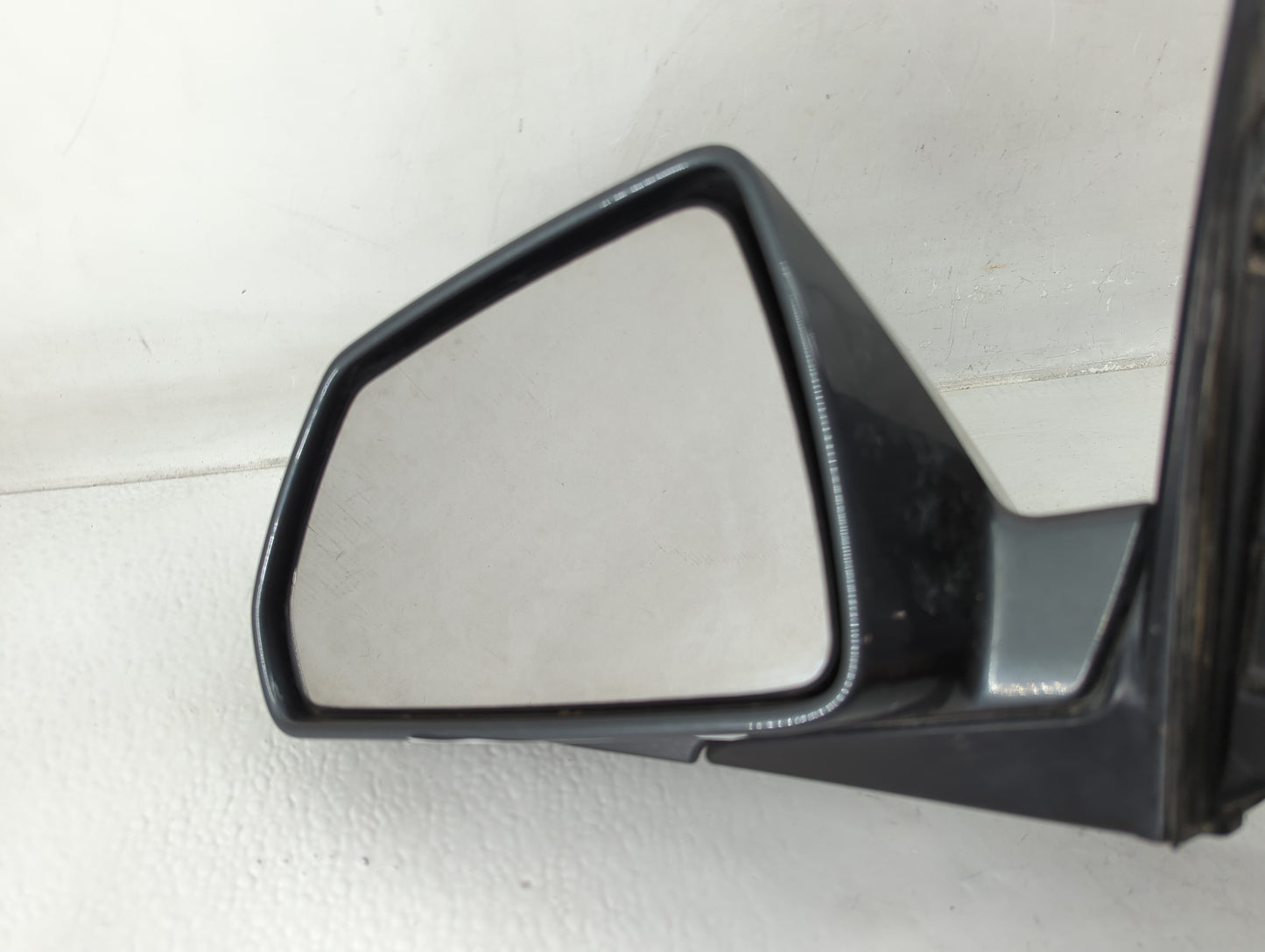 2008-2014 Cadillac Cts Driver Side View Mirror - Left Door Mirror OEM Used - Oemusedautoparts1.com