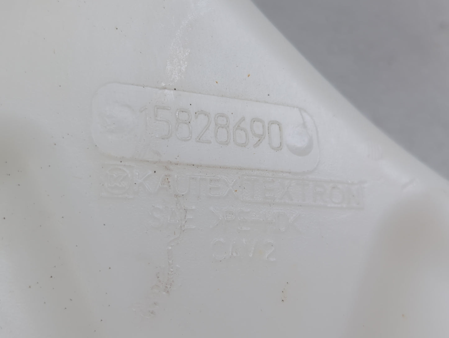 2005-2010 Chevrolet Cobalt Windshield Washer Fluid Reservoir Bottle Oem - Oemusedautoparts1.com
