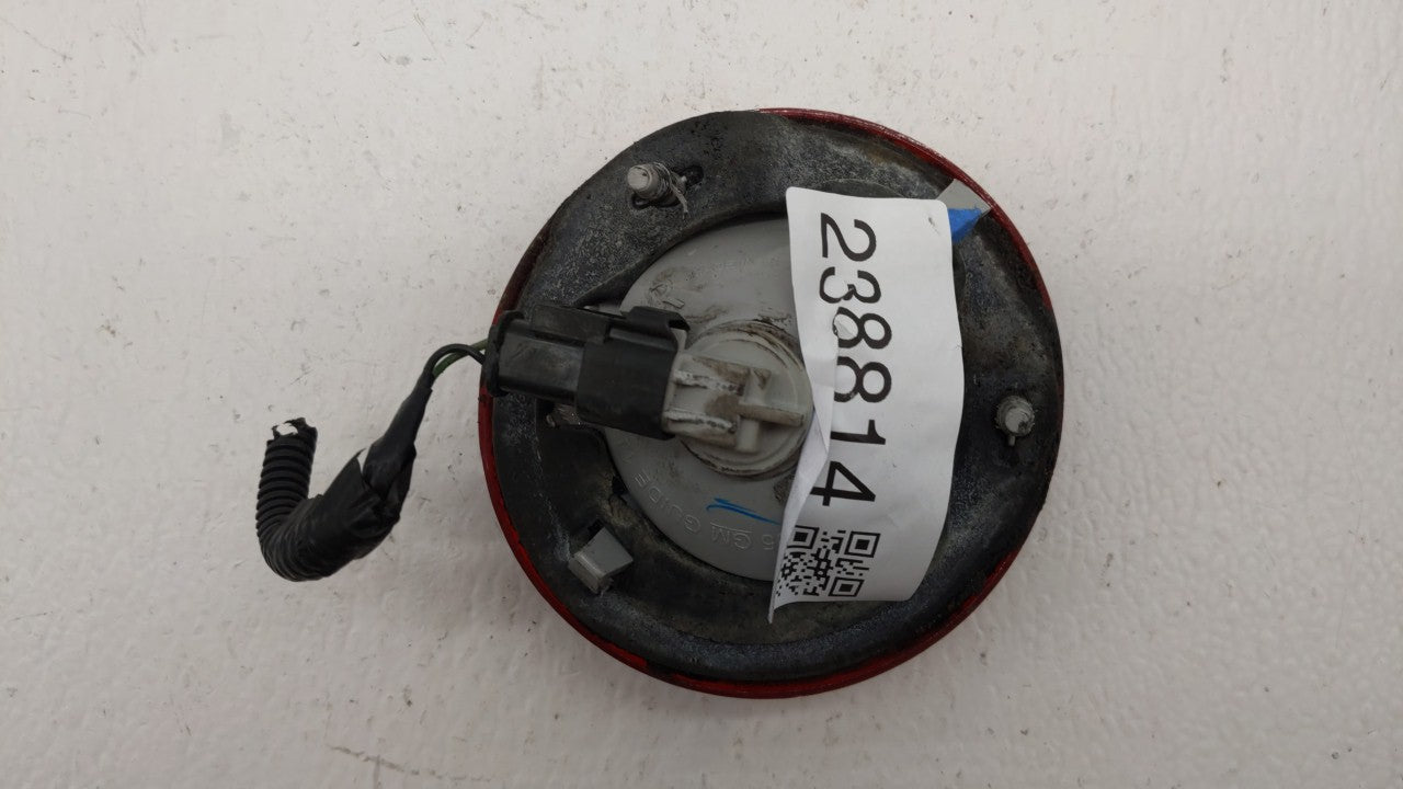 2009 Chevrolet Cobalt Tail Light Assembly Passenger Right OEM P/N:16532542 25998288 Fits Fits 2005 2006 2007 2008 2010 OEM U