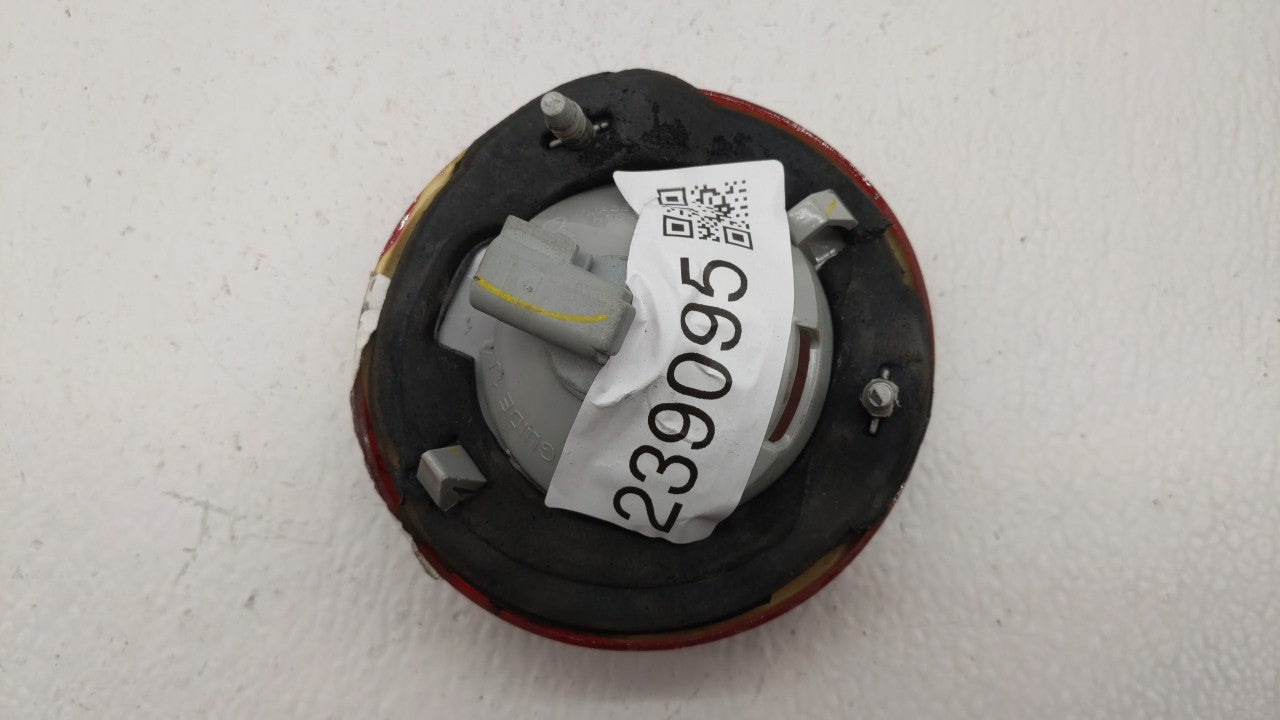 2009 Chevrolet Cobalt Tail Light Assembly Passenger Right OEM P/N:16532542 25998288 Fits Fits 2005 2006 2007 2008 2010 OEM U