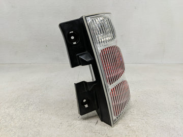2005-2009 Chevrolet Equinox Tail Light Assembly Driver Left OEM P/N:5480780 Fits Fits 2005 2006 2007 2008 2009 OEM Used Auto Parts