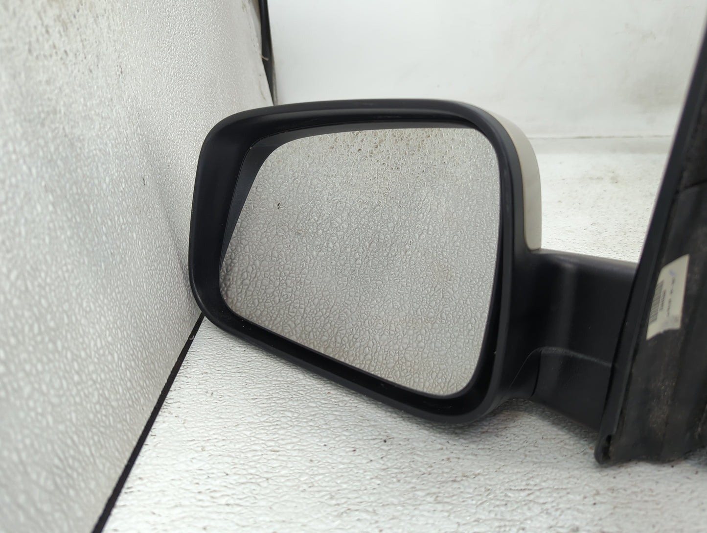 2007-2011 Chevrolet Hhr Driver Side View Mirror - Left Door Mirror OEM Used - Oemusedautoparts1.com