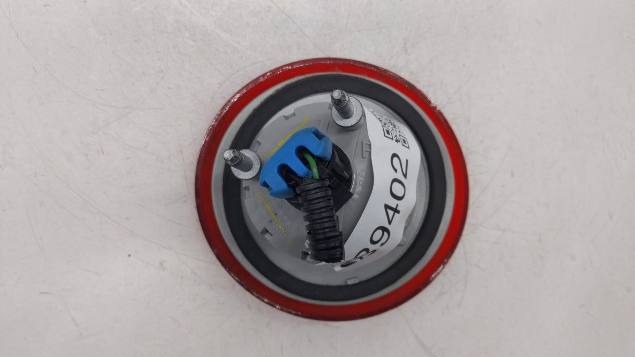 2009 Chevrolet Hhr Tail Light Assembly Passenger Right OEM P/N:25823015 15875484 Fits Fits 2006 2007 2008 2010 2011 OEM Used