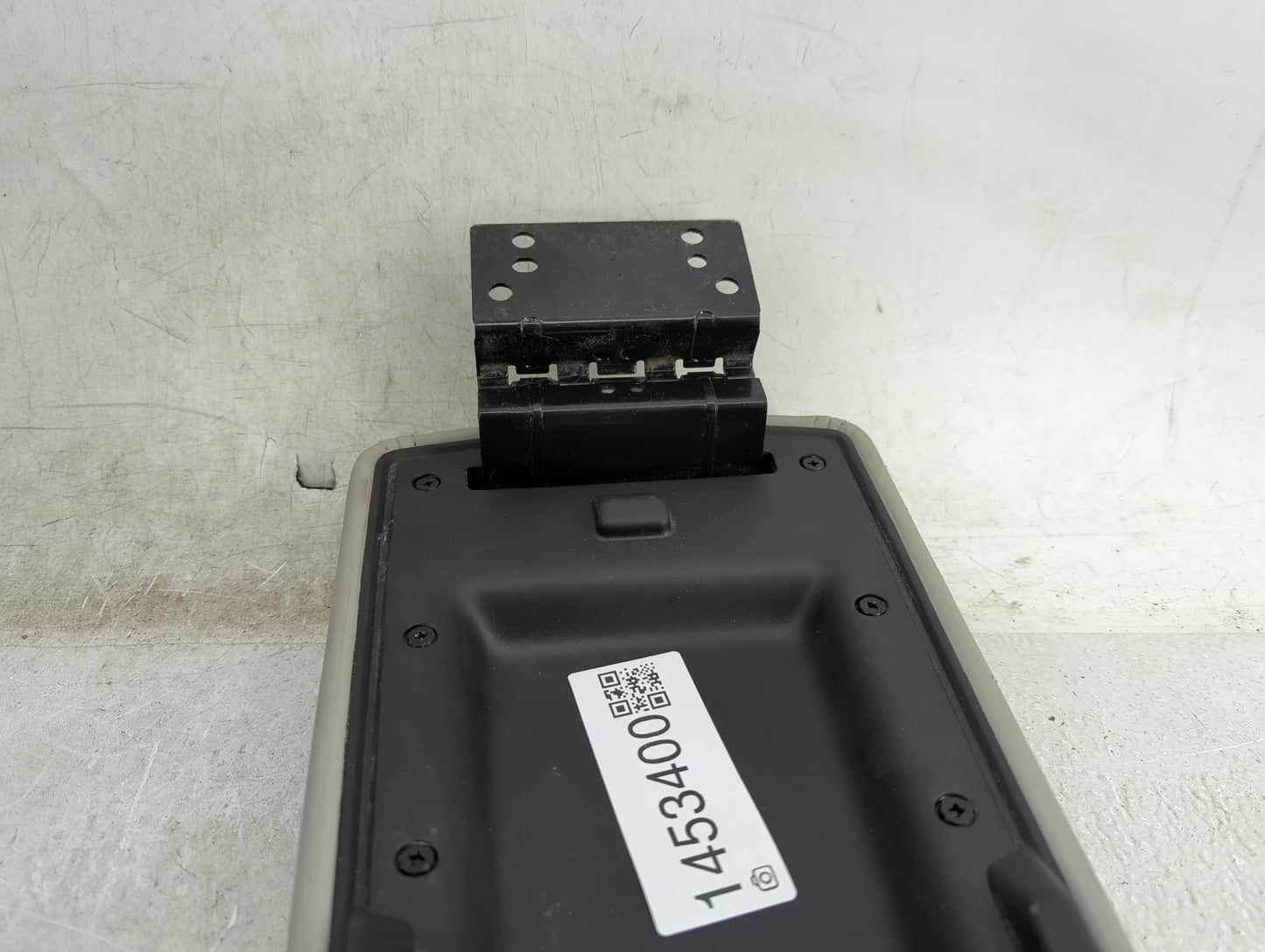 2009 Chevrolet Impala Center Console Armrest Cover Lid Fits OEM Used Auto Parts - Oemusedautoparts1.com