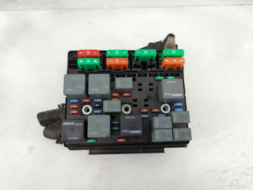 2009-2012 Chevrolet Malibu Fusebox Fuse Box Panel Relay Module P/N:15405390 Fits Fits 2009 2010 2011 2012 OEM Used Auto Parts
