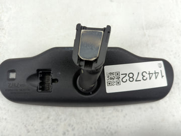 2009-2013 Chevrolet Silverado 1500 Interior Rear View Mirror Replacement OEM P/N:15787972 Fits OEM Used Auto Parts