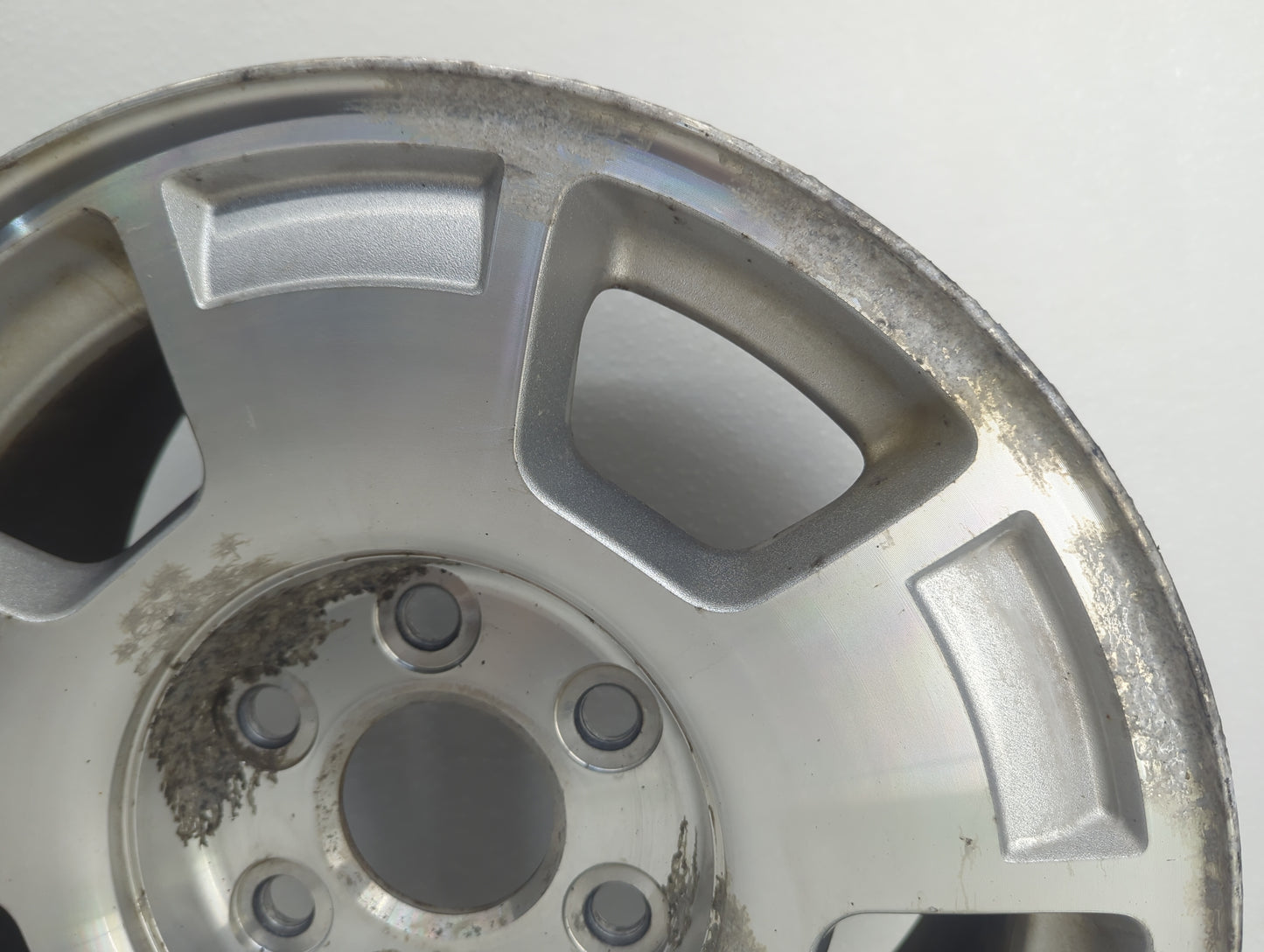 Chevrolet Suburban Oem Wheel Rim 1057243 - Oemusedautoparts1.com