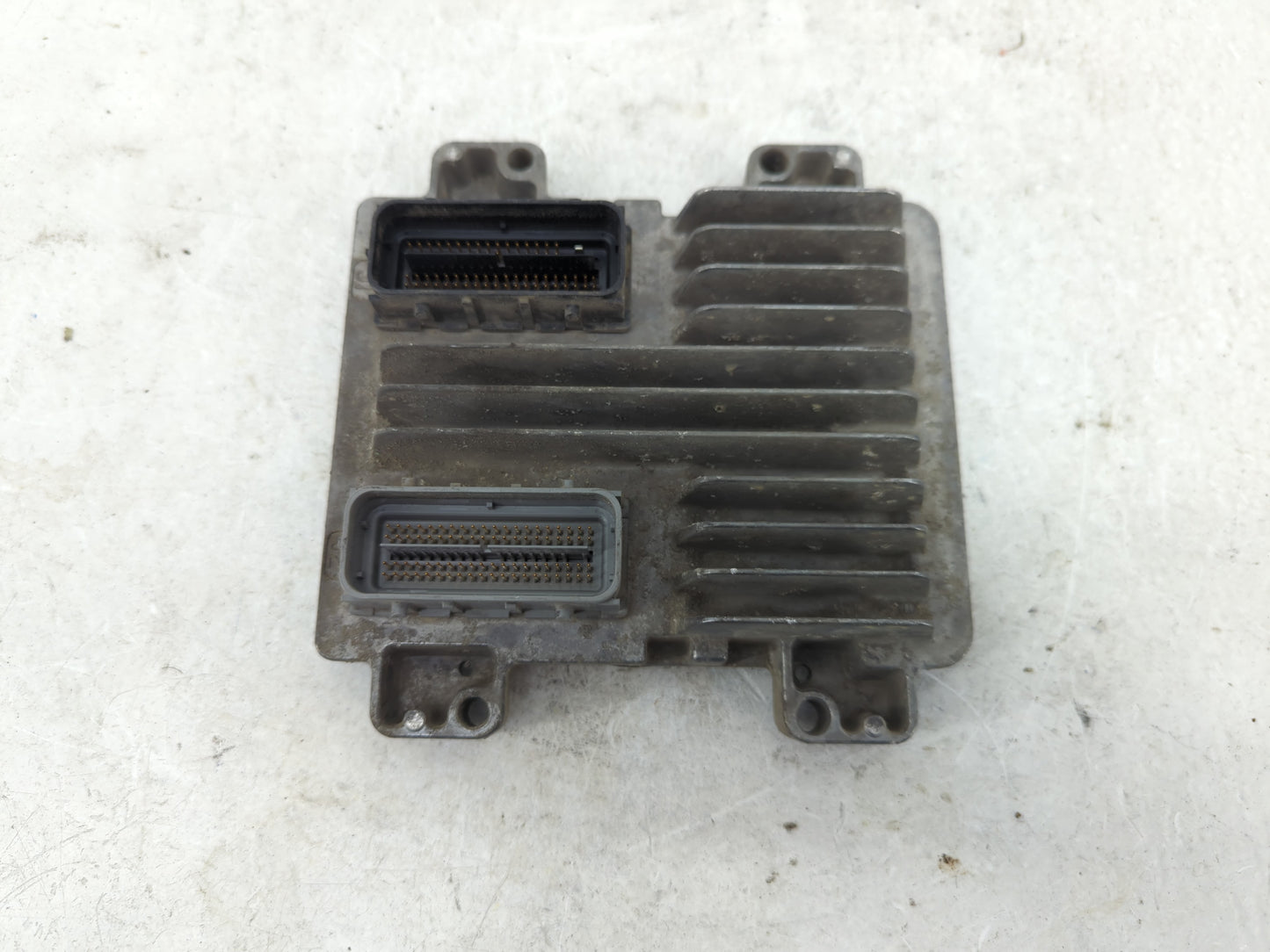 2009-2010 Chevrolet Suburban 1500 PCM Engine Control Computer ECU ECM PCU OEM P/N:12605897 Fits Fits 2009 2010 OEM Used Auto