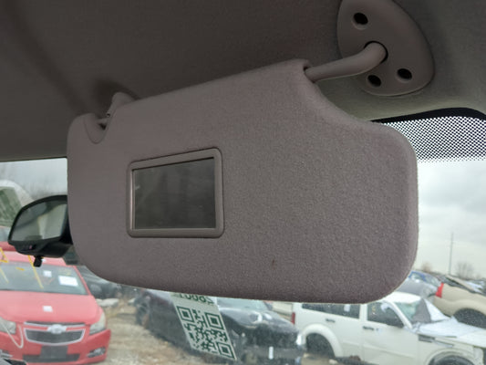 2008-2009 Chevrolet Trailblazer Sun Visor Shade Replacement Passenger Right Mirror Fits Fits 2008 2009 OEM Used Auto Parts
