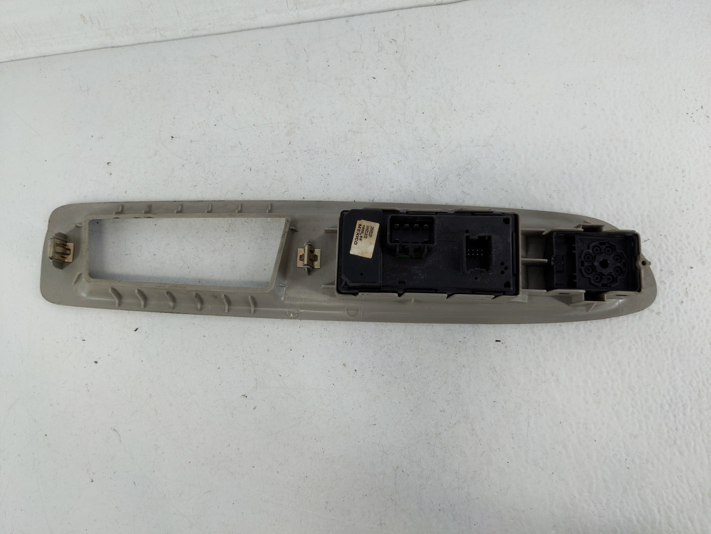 2009 Chevrolet Traverse Master Power Window Switch Replacement Driver Side Left P/N:20945129 Fits OEM Used Auto Parts - Oemu