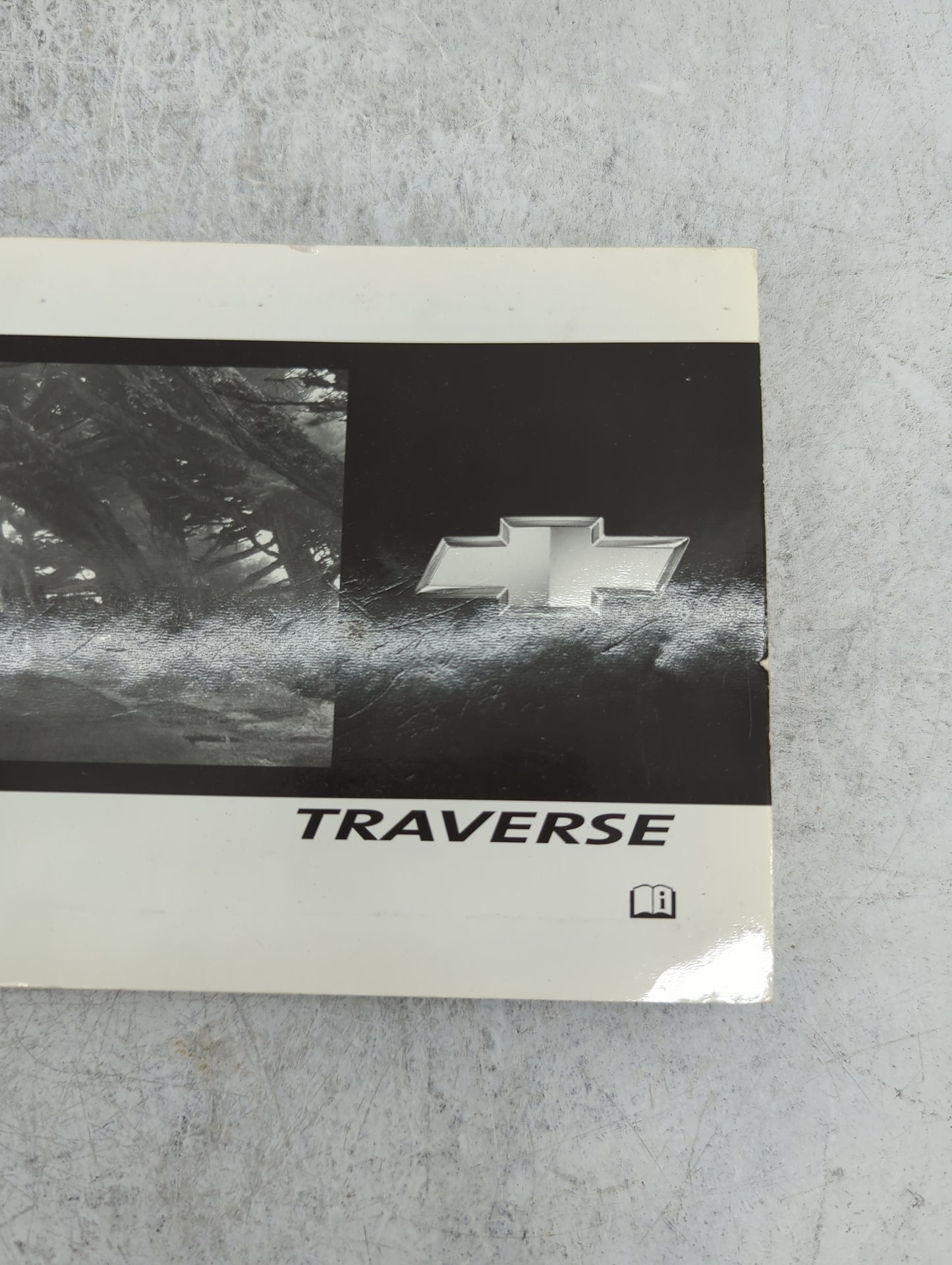 2009 Chevrolet Traverse Owners Manual Book Guide P/N:25792022 OEM Used Auto Parts - Oemusedautoparts1.com