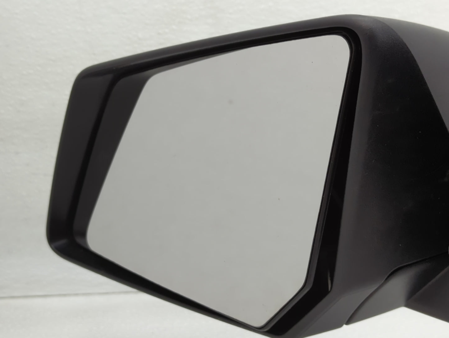 2015-2017 Chevrolet Traverse Driver Side View Mirror - Left Door Mirror OEM Used - Oemusedautoparts1.com