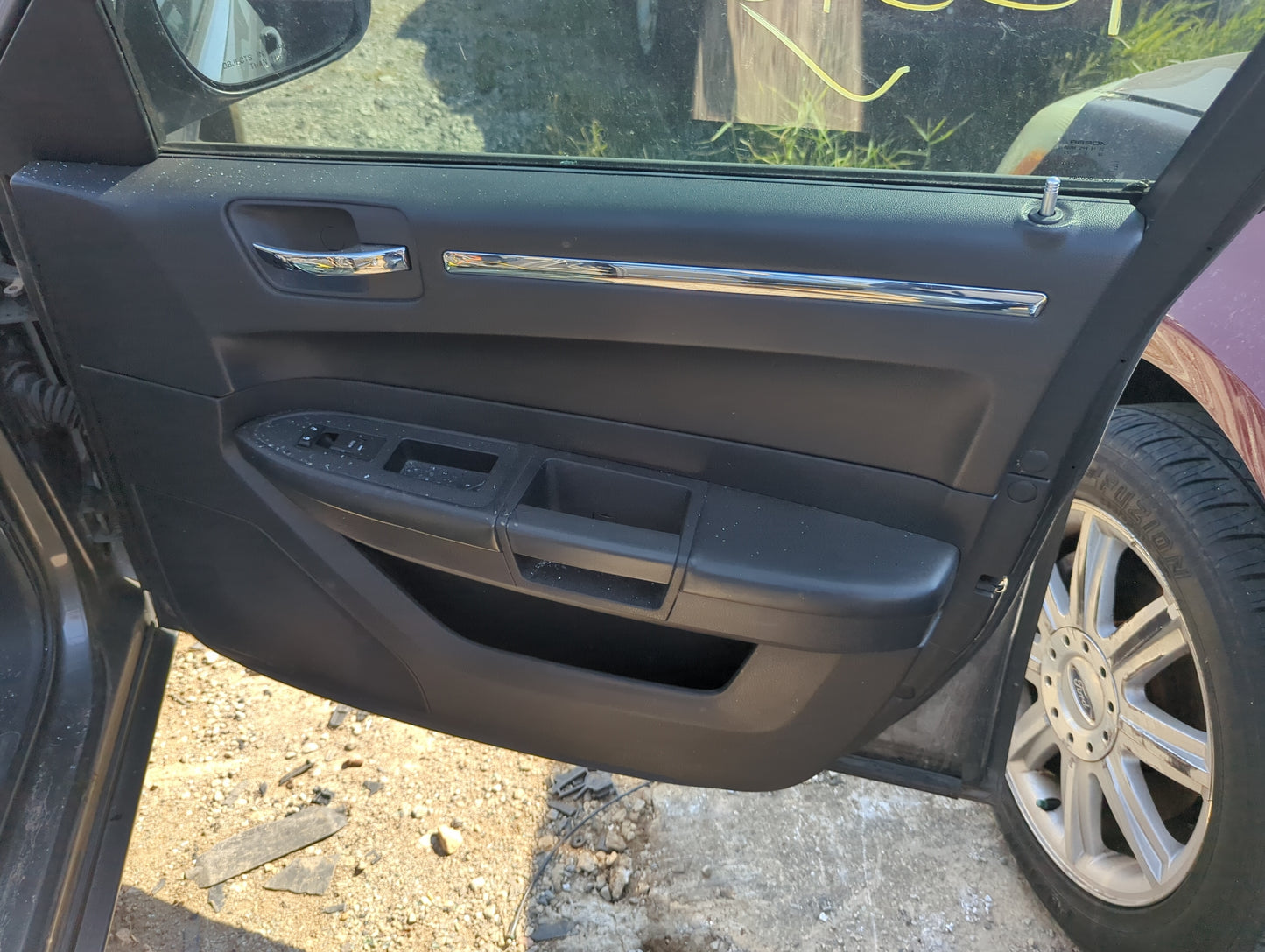 2009 Chrysler 300 Front Right Passenger Interior Door Panel Trim - Oemusedautoparts1.com