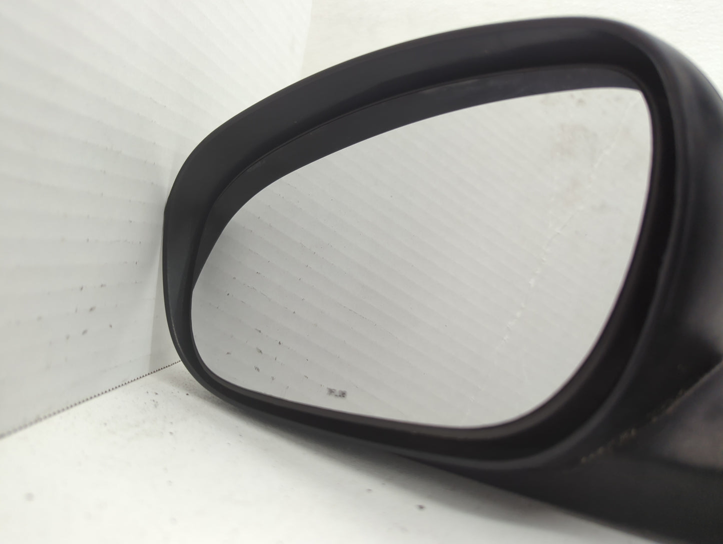 2005-2010 Chrysler 300 Driver Side View Mirror - Left Door Mirror OEM Used - Oemusedautoparts1.com