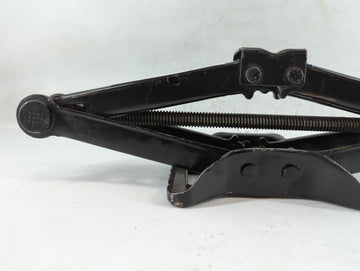 2009 Chrysler 300 Spare Scissor Car Jack