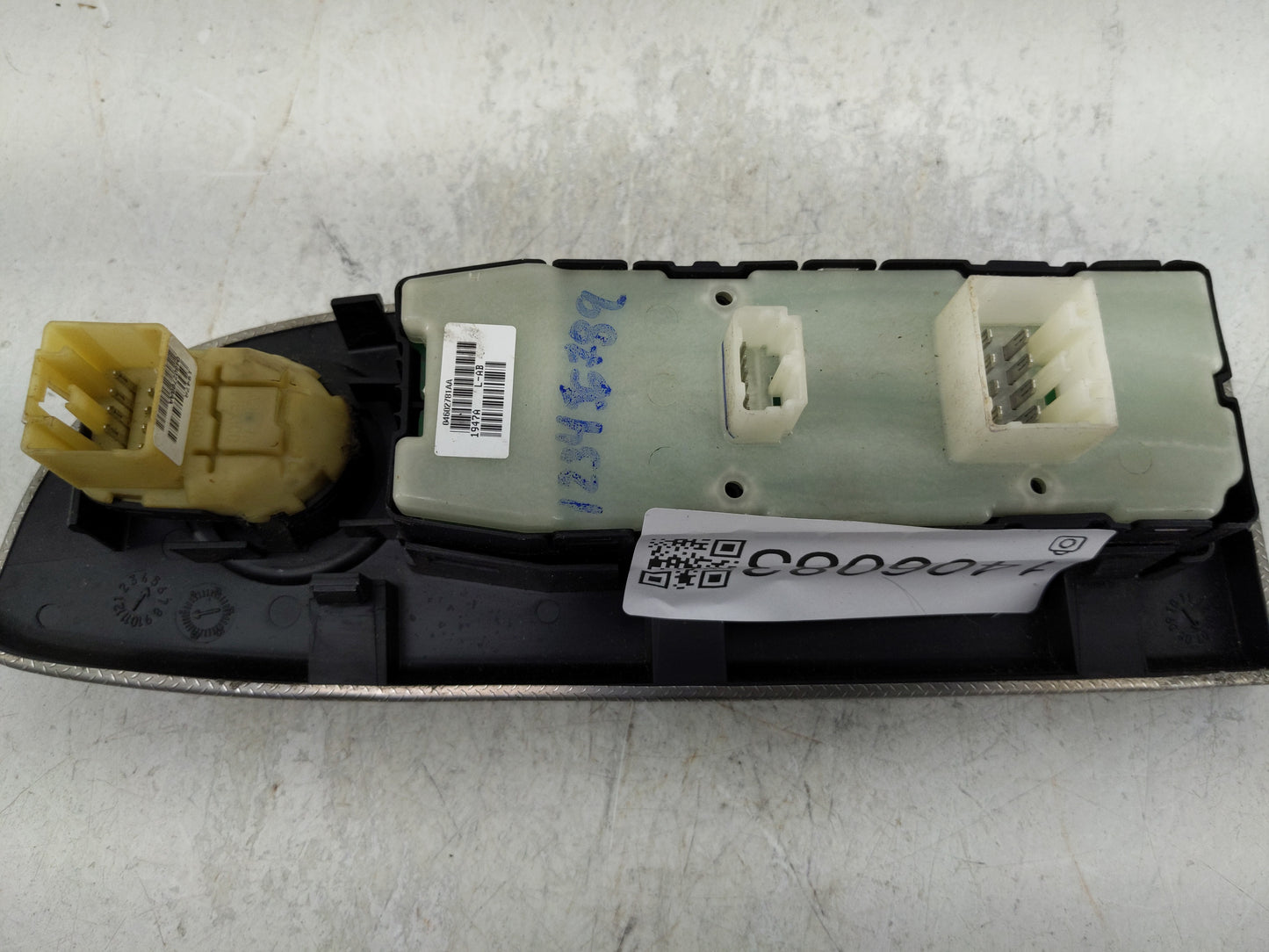 2007-2009 Chrysler Aspen Master Power Window Switch Replacement Driver Side Left P/N:04602781AA Fits OEM Used Auto Parts - O