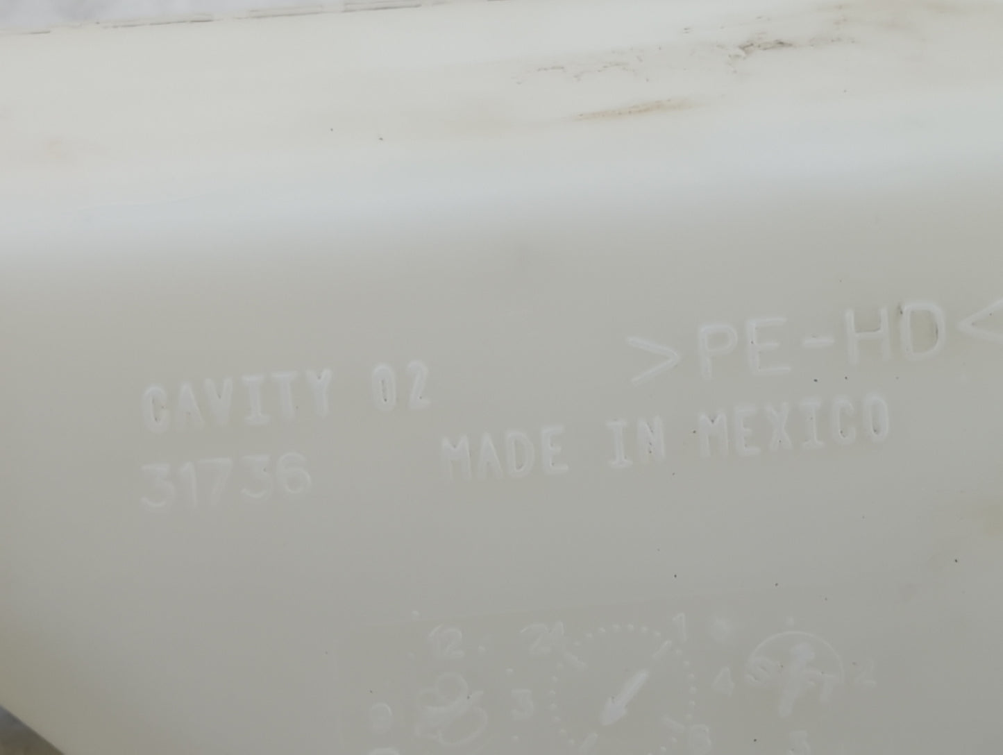 2009 Chrysler Pt Cruiser Radiator Coolant Overflow Expansion Tank Bottle - Oemusedautoparts1.com