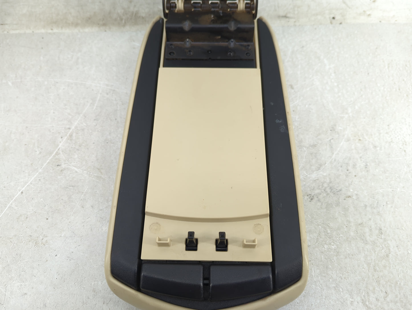 2009 Chrysler Sebring Center Console Armrest Cover Lid Fits OEM Used Auto Parts - Oemusedautoparts1.com