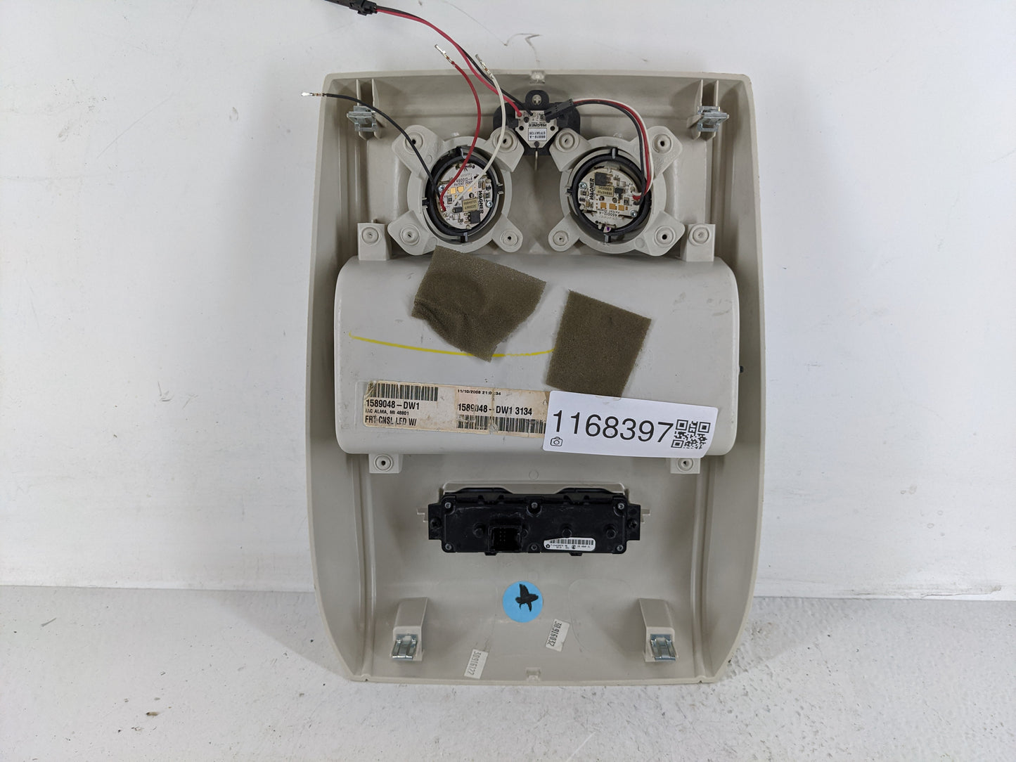 2009 Chrysler Town & Country Overhead Roof Console - Oemusedautoparts1.com