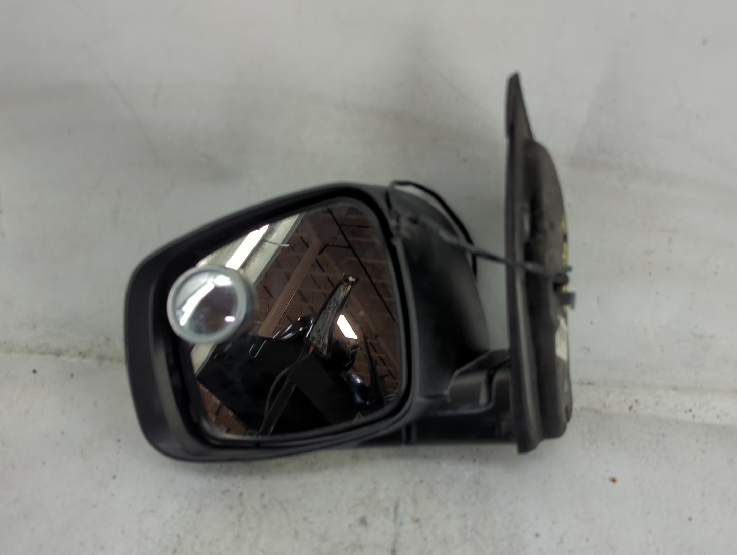 2009 Dodge Caravan Driver Side View Mirror - Left Door Mirror OEM Used - Oemusedautoparts1.com