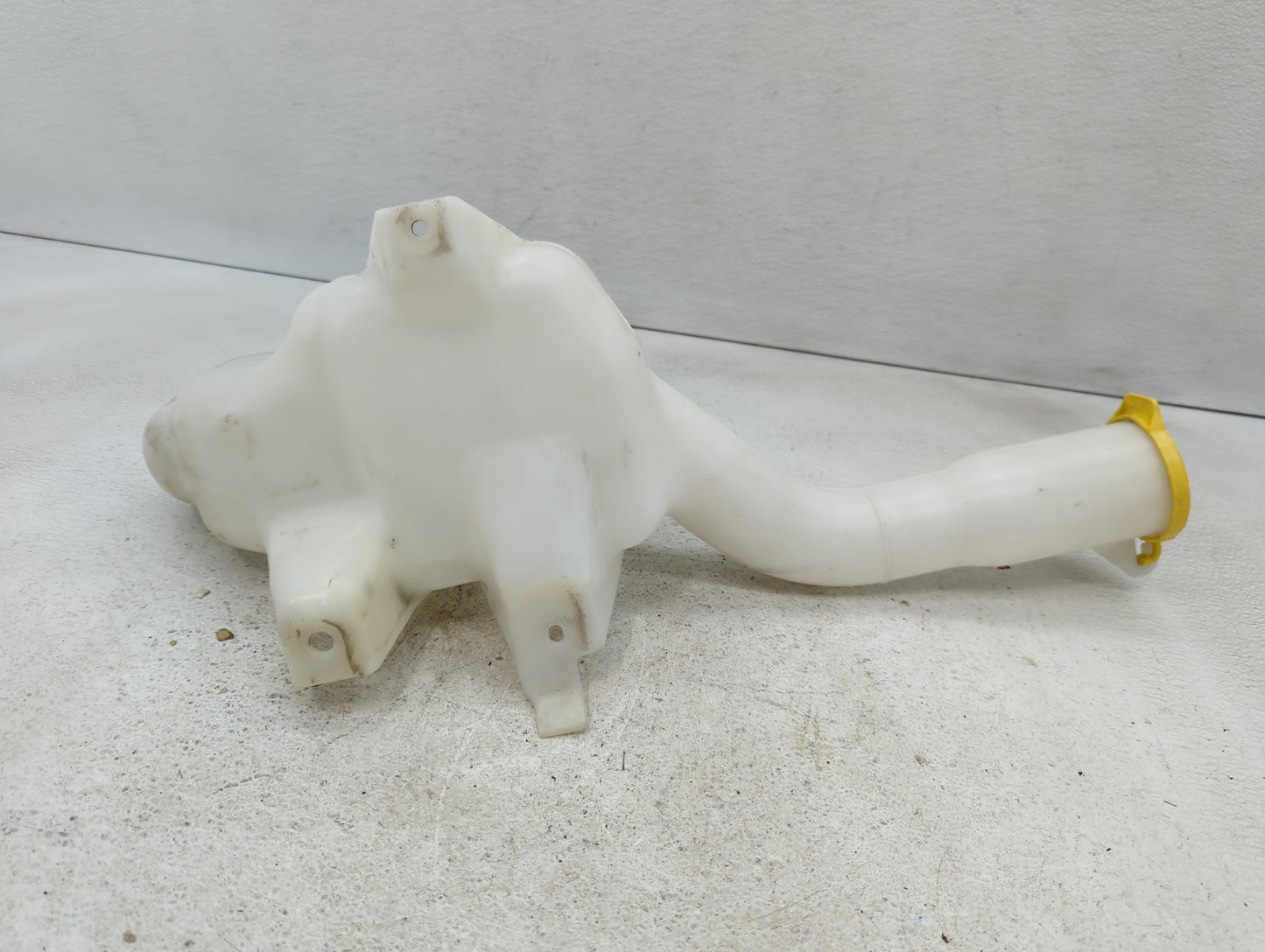 2006-2010 Dodge Charger Windshield Washer Fluid Reservoir Bottle Oem - Oemusedautoparts1.com
