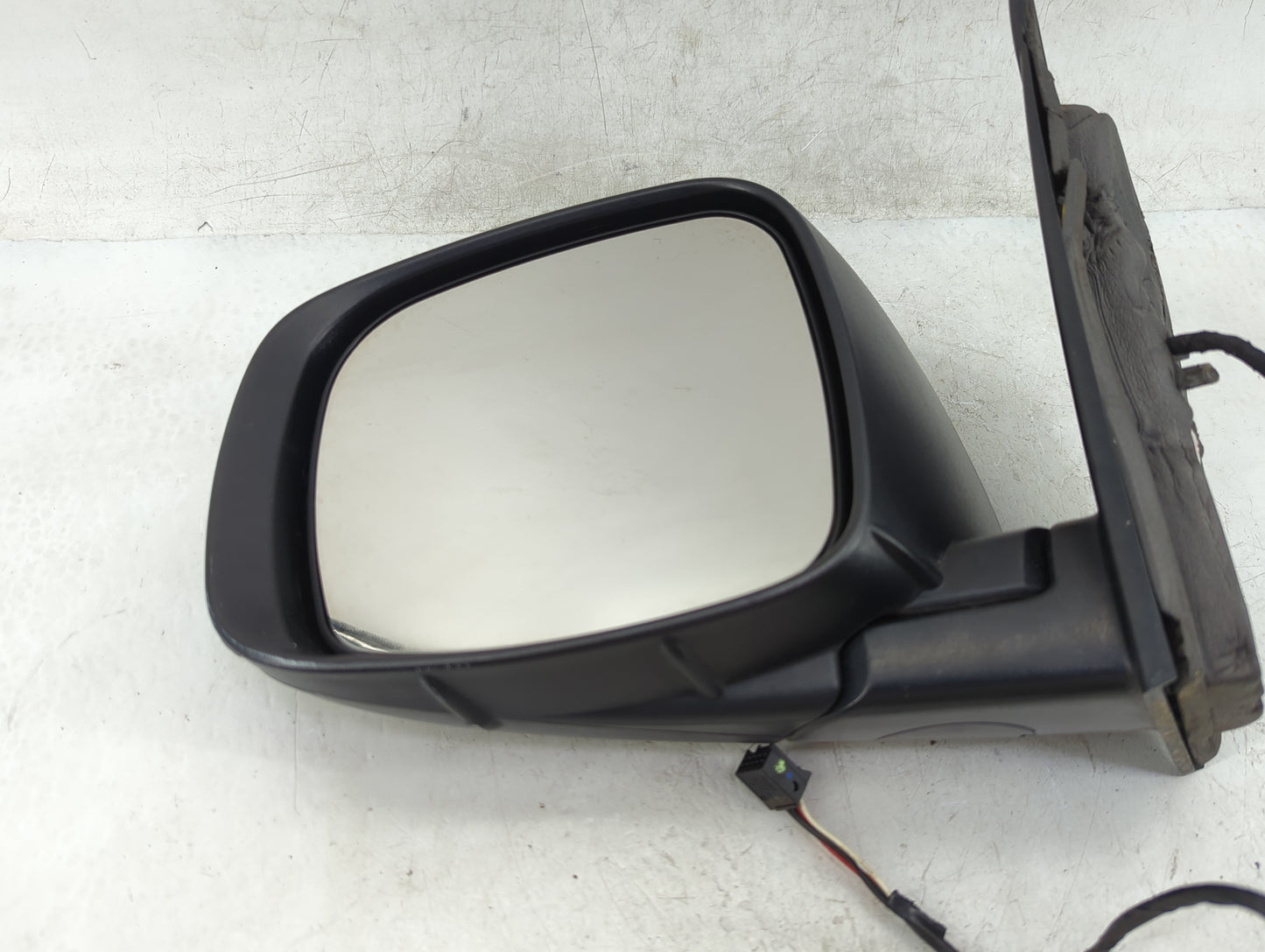2009 Dodge Grand Caravan Driver Side View Mirror - Left Door Mirror OEM Used - Oemusedautoparts1.com