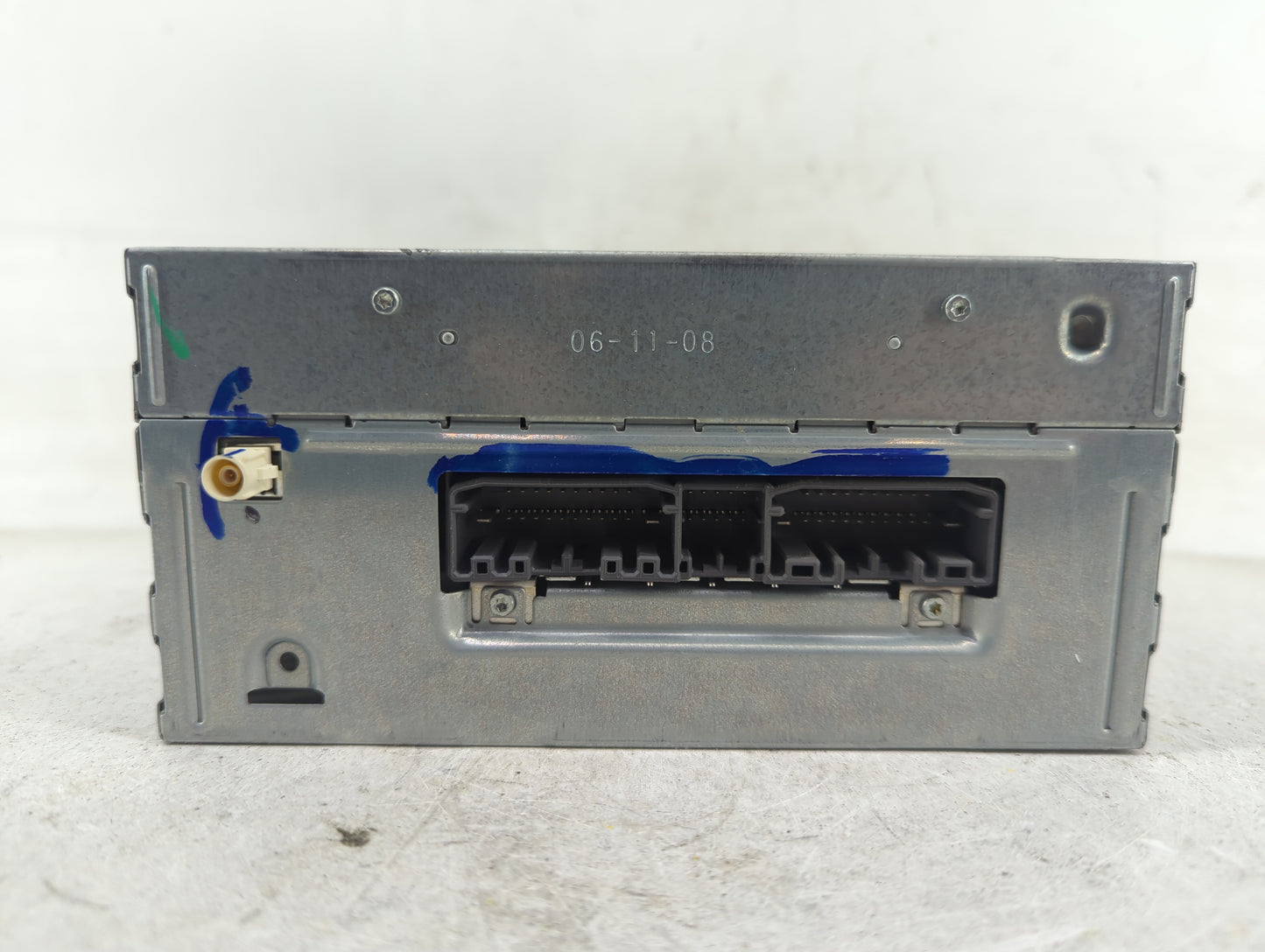 2009-2010 Dodge Journey Radio AM FM Cd Player Receiver Replacement P/N:P05064739AD Fits Fits 2009 2010 OEM Used Auto Parts -