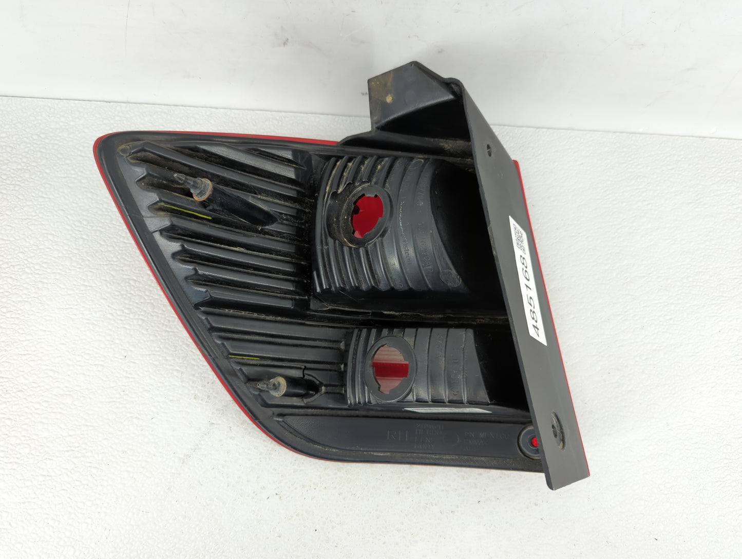 2009 Dodge Journey Tail Light Assembly Passenger Right OEM P/N:05116290AE 05067785AB, 05067784AB, 05116290AD Fits OEM Used A