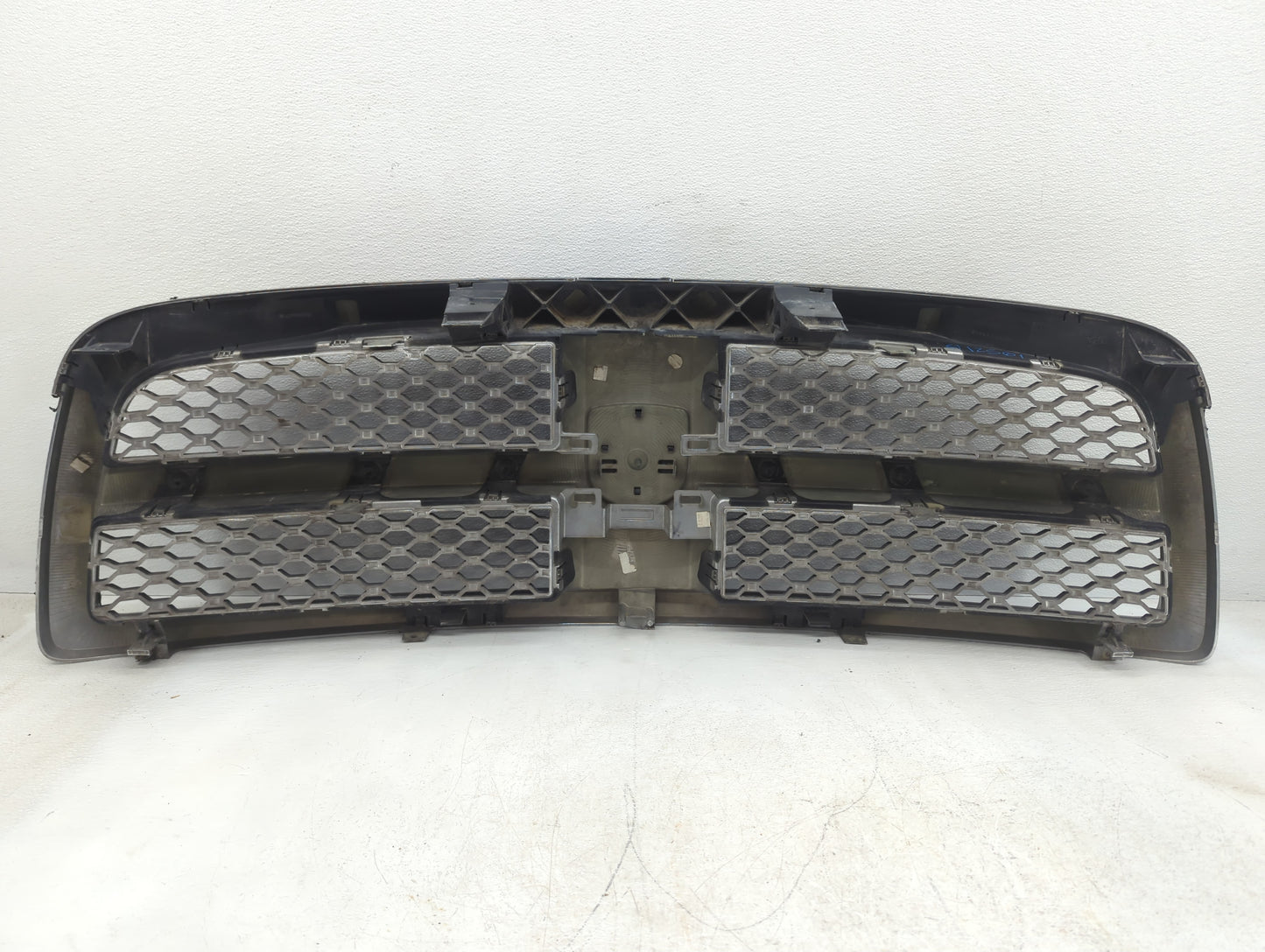 Dodge Ram 1500 Front Grille Bumper Not Included 1069924 - Oemusedautoparts1.com