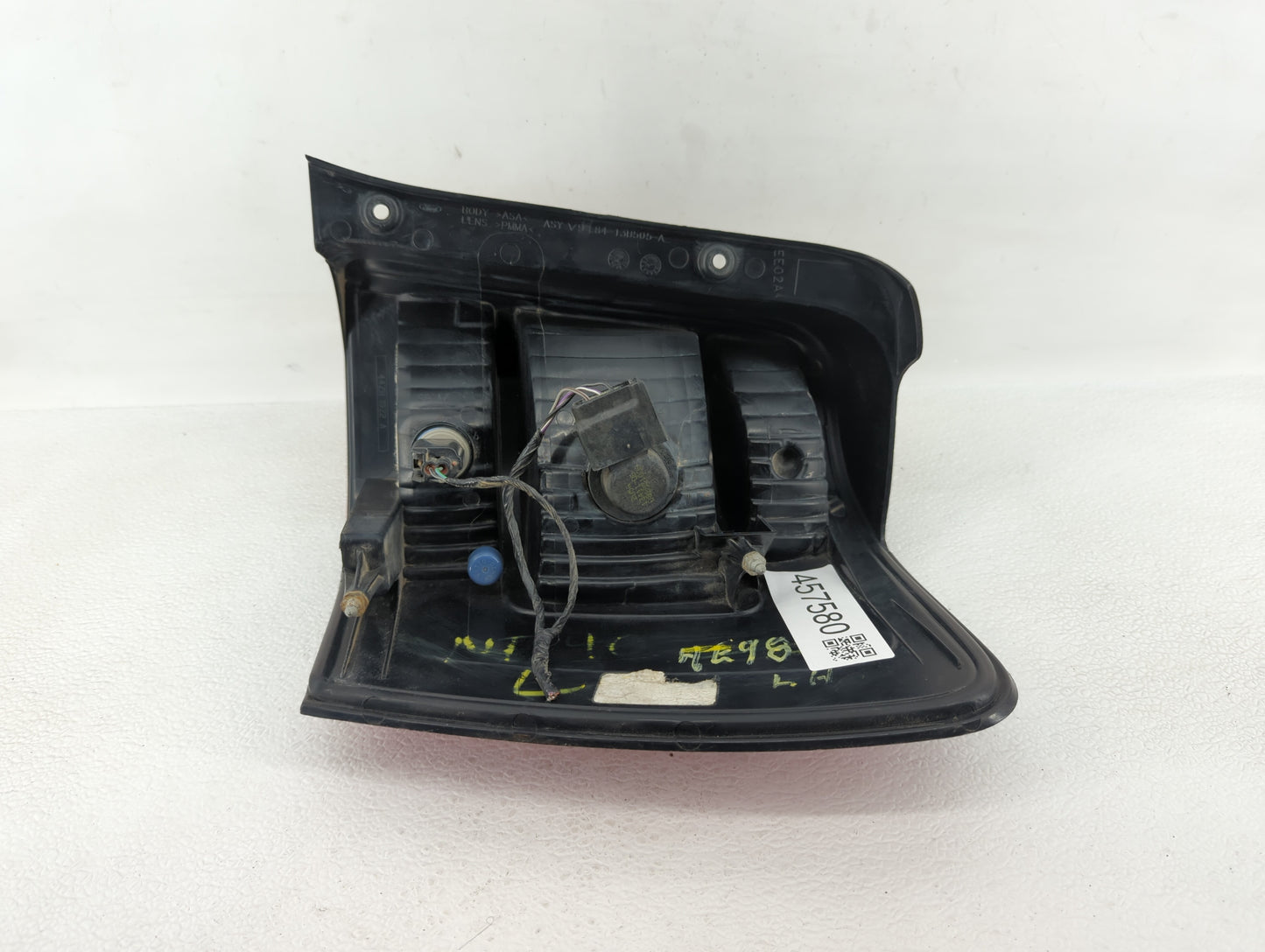 2008-2012 Ford Escape Tail Light Assembly Driver Left OEM P/N:44ZH-1922 A 8L84-13B505-A Fits Fits 2008 2009 2010 2011 2012 O