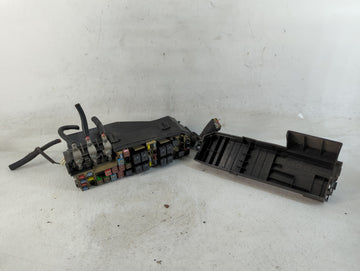 2009 Ford Escape Fusebox Fuse Box Panel Relay Module P/N:8L8T-14A003-AE 3B0790100 Fits OEM Used Auto Parts