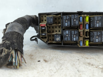 2009 Ford Escape Fusebox Fuse Box Panel Relay Module P/N:9L8T-14A003-BB Fits OEM Used Auto Parts