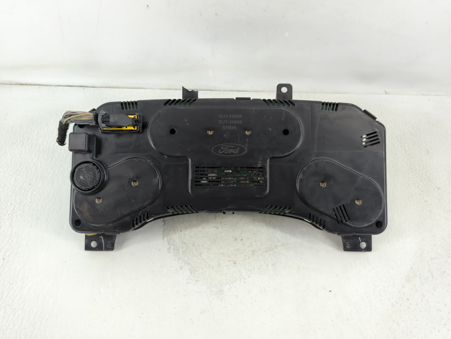 2009 Ford Expedition Instrument Cluster Speedometer Gauges P/N:R79DH 7L1T-10849 Fits OEM Used Auto Parts - Oemusedautoparts1