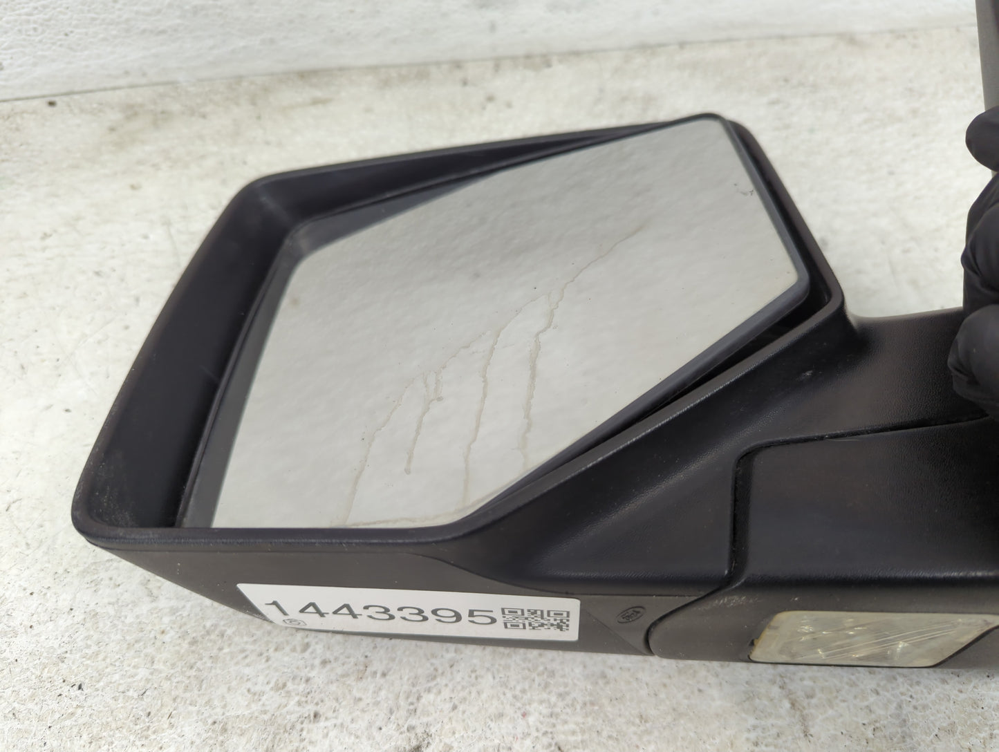 2006-2010 Ford Explorer Driver Side View Mirror - Left Door Mirror OEM Used - Oemusedautoparts1.com