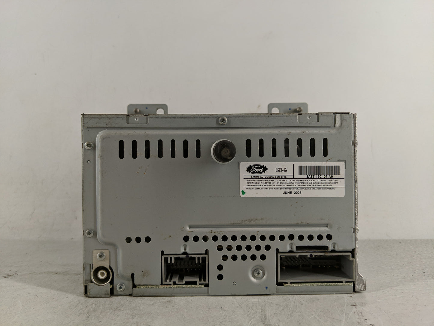 2009 Ford Flex Radio AM FM Cd Player Receiver Replacement P/N:8A8T-19C107-AH Fits OEM Used Auto Parts - Oemusedautoparts1.co