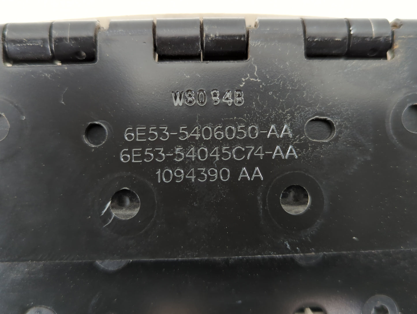 2008-2009 Ford Fusion Center Console Armrest Cover Lid - Oemusedautoparts1.com