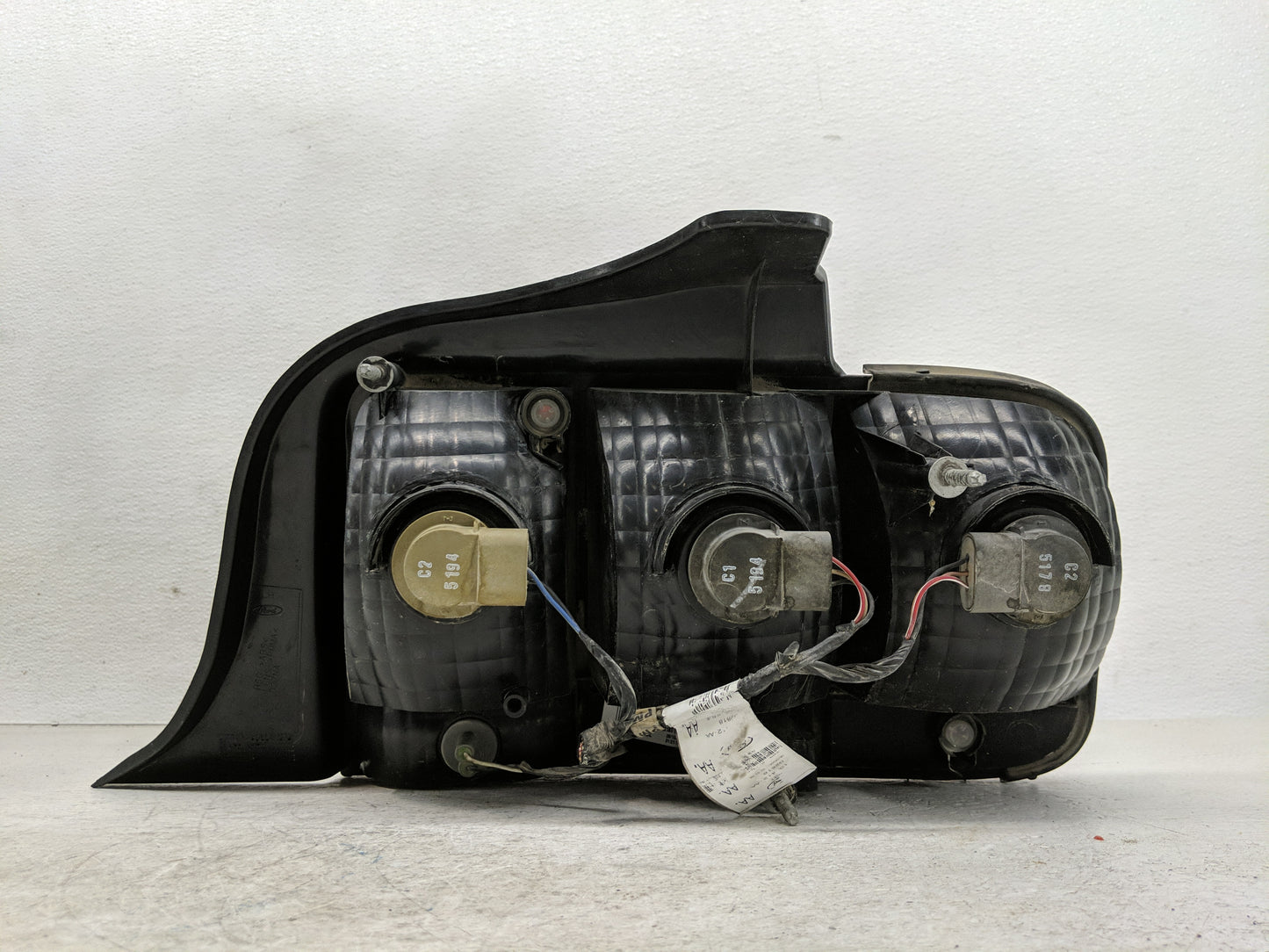 2005-2009 Ford Mustang Tail Light Assembly Driver Left OEM Fits Fits 2005 2006 2007 2008 2009 OEM Used Auto Parts - Oemuseda