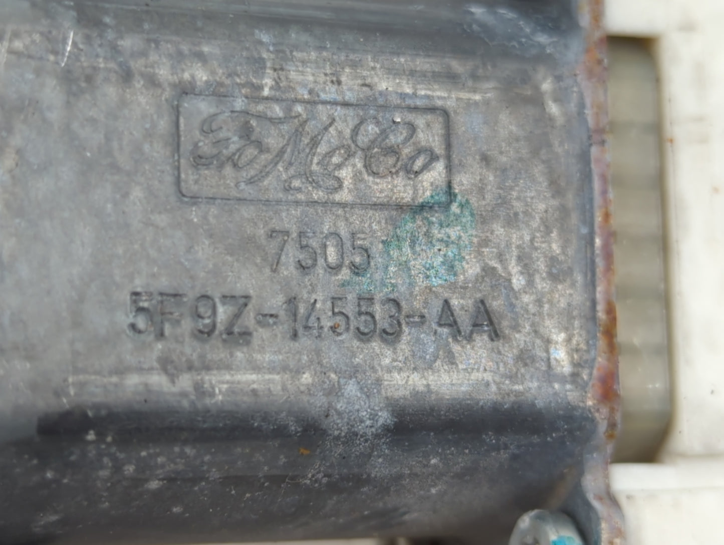 2008-2009 Ford Taurus Passenger Front Right Power Window Motor - Oemusedautoparts1.com