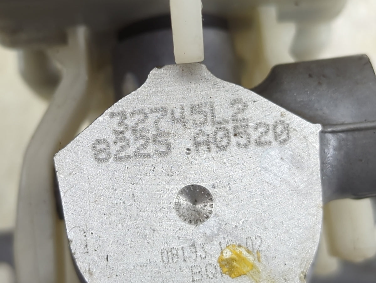 2009-2017 Gmc Acadia Brake Master Cylinder 1496744 - Oemusedautoparts1.com