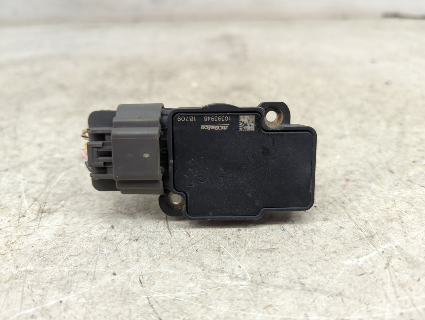 2009-2013 Gmc Sierra 1500 Mass Air Flow Meter Maf 1489876 - Oemusedautoparts1.com