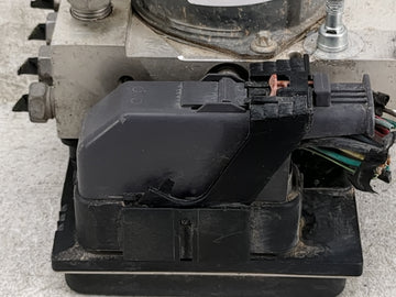 2009-2014 Gmc Yukon Xl 1500 Anti-Lock Brake ABS Pump Module Actuator OEM P/N:0 265 103 02 Fits Fits 2009 2010 2011 2012 2013 2014 OEM Used Auto Parts