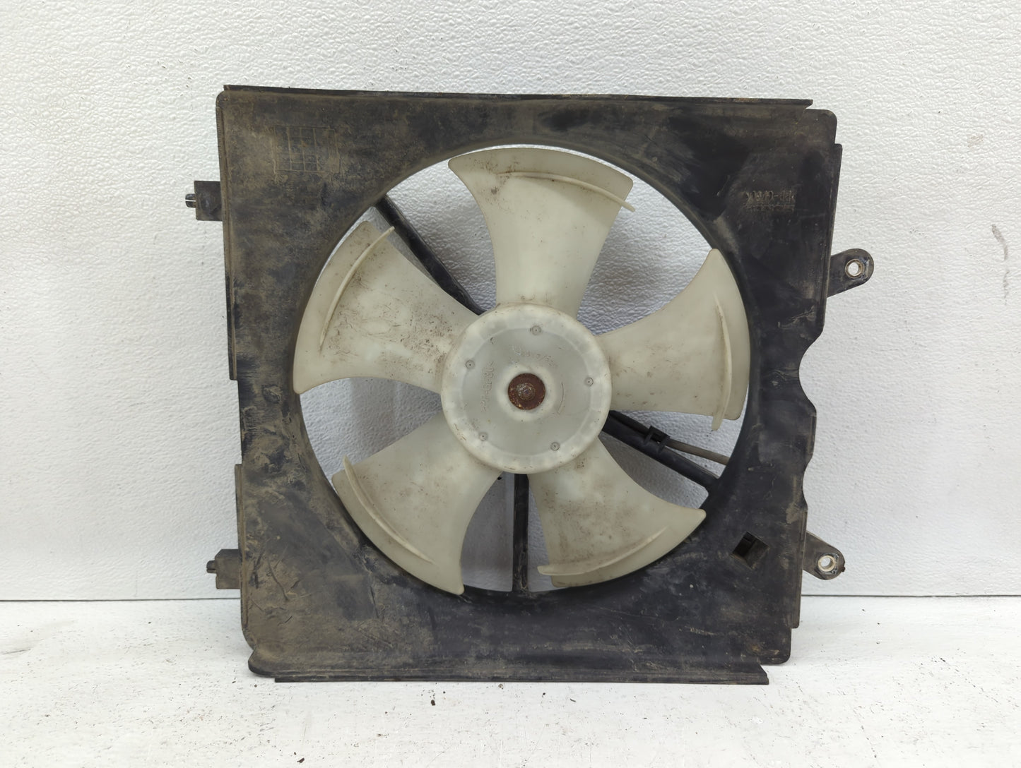 2006-2011 Honda Civic Left Radiator Fan Motor Assembly Cream 612632 - Oemusedautoparts1.com