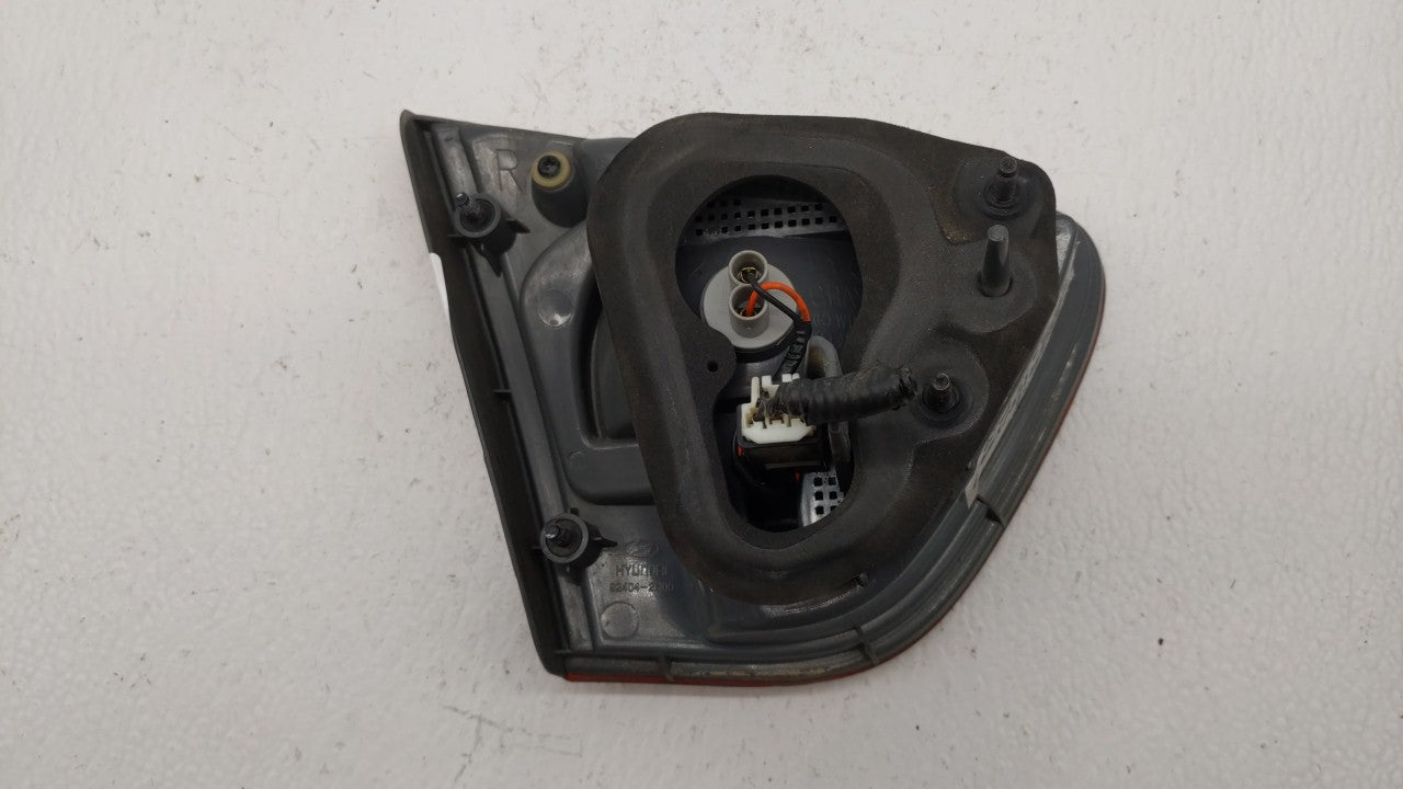2007-2010 Hyundai Elantra Tail Light Assembly Passenger Right OEM P/N:92404-2H00 Fits Fits 2007 2008 2009 2010 OEM Used Auto