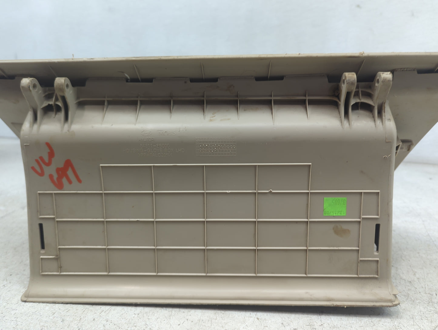 2009 Hyundai Santa Fe Passenger Glove Box Door Storage Compartment Beige - Oemusedautoparts1.com