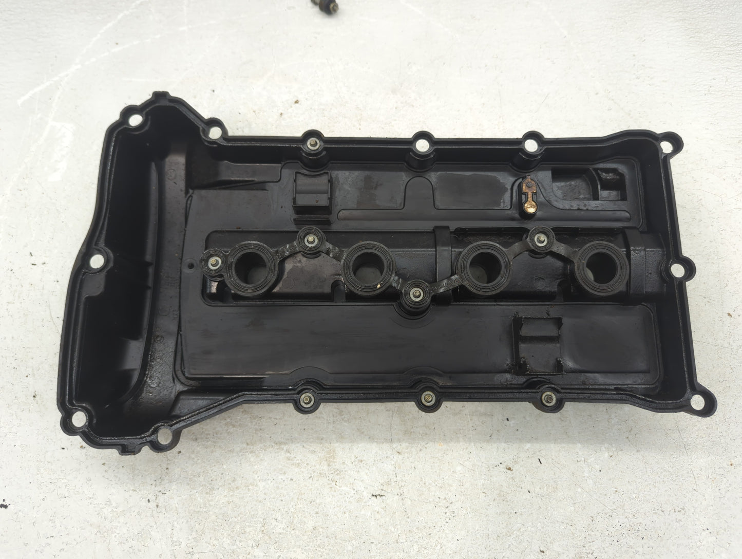 2009 Hyundai Sonata Driver Left Cylinder Head Valve Cover P/N:2240B023 Fits OEM Used Auto Parts - Oemusedautoparts1.com