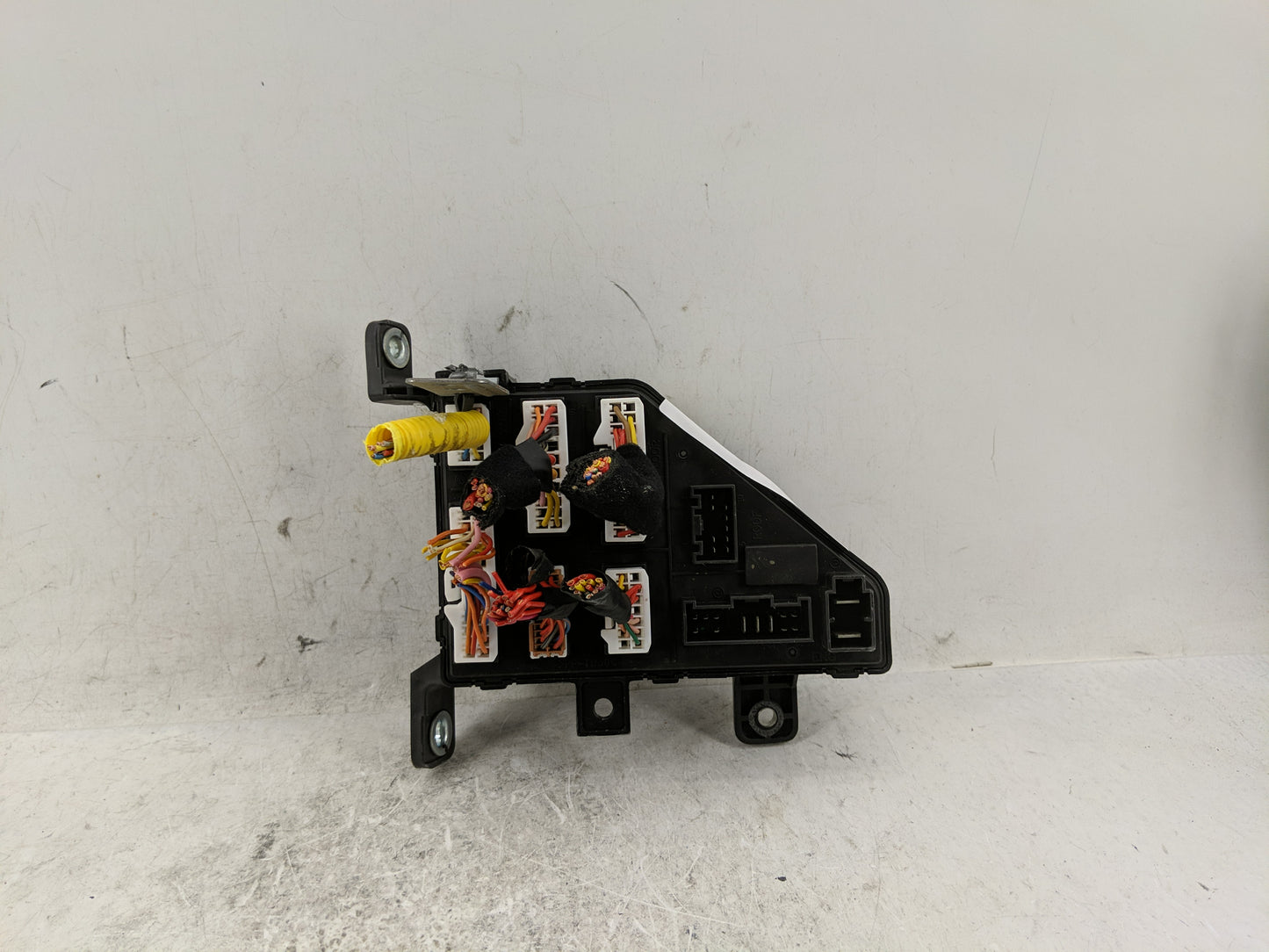 2005-2009 Hyundai Tucson Fusebox Fuse Box Panel Relay Module Fits Fits 2005 2006 2007 2008 2009 OEM Used Auto Parts - Oemuse